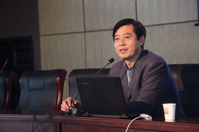 全国中学生物学会理事长,高中生物教材主编赵占良做专题讲座