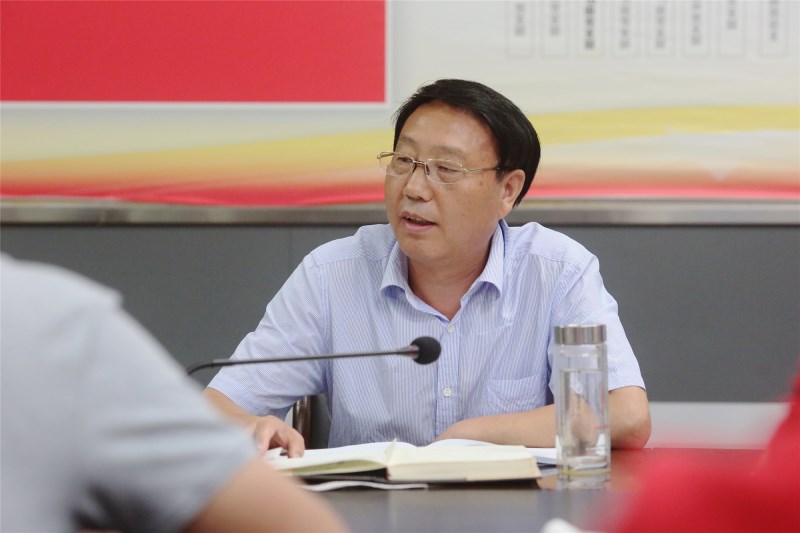 朱启龙.jpg